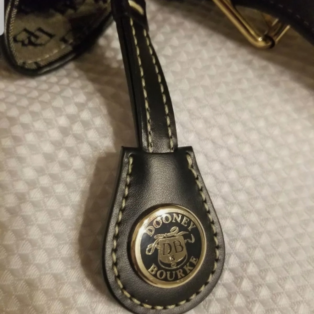 NEW Dooney & Bourke Buckle Satchel D&B Logo Purse